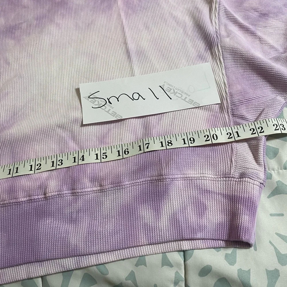 NWOT- WOMEN'S LONG SLEEVE TIE DYE LOOSE FIT TOP LAVENDER COLOR - Picture 6 of 8